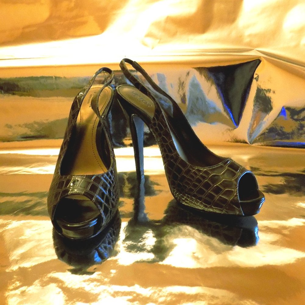 Victor by Victor Alfaro Snakeskin Heels. - Picture 2 of 6